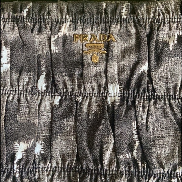 AUTHENTIC Prada Limited Edition Print Clutch - Picture 4 of 4